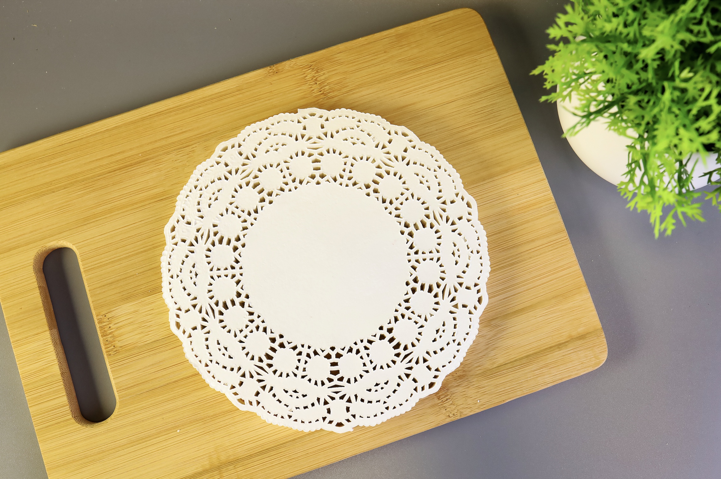 Ажурная бумажная салфетка 