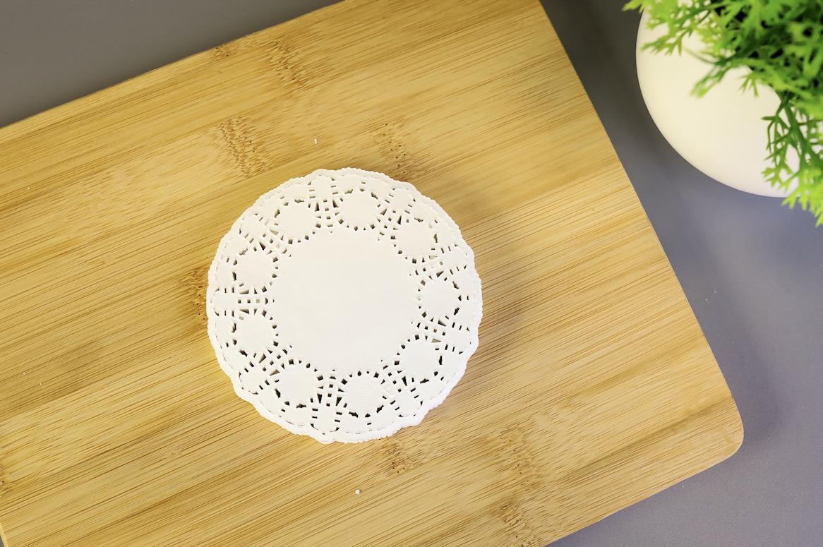 Ажурная бумажная салфетка 